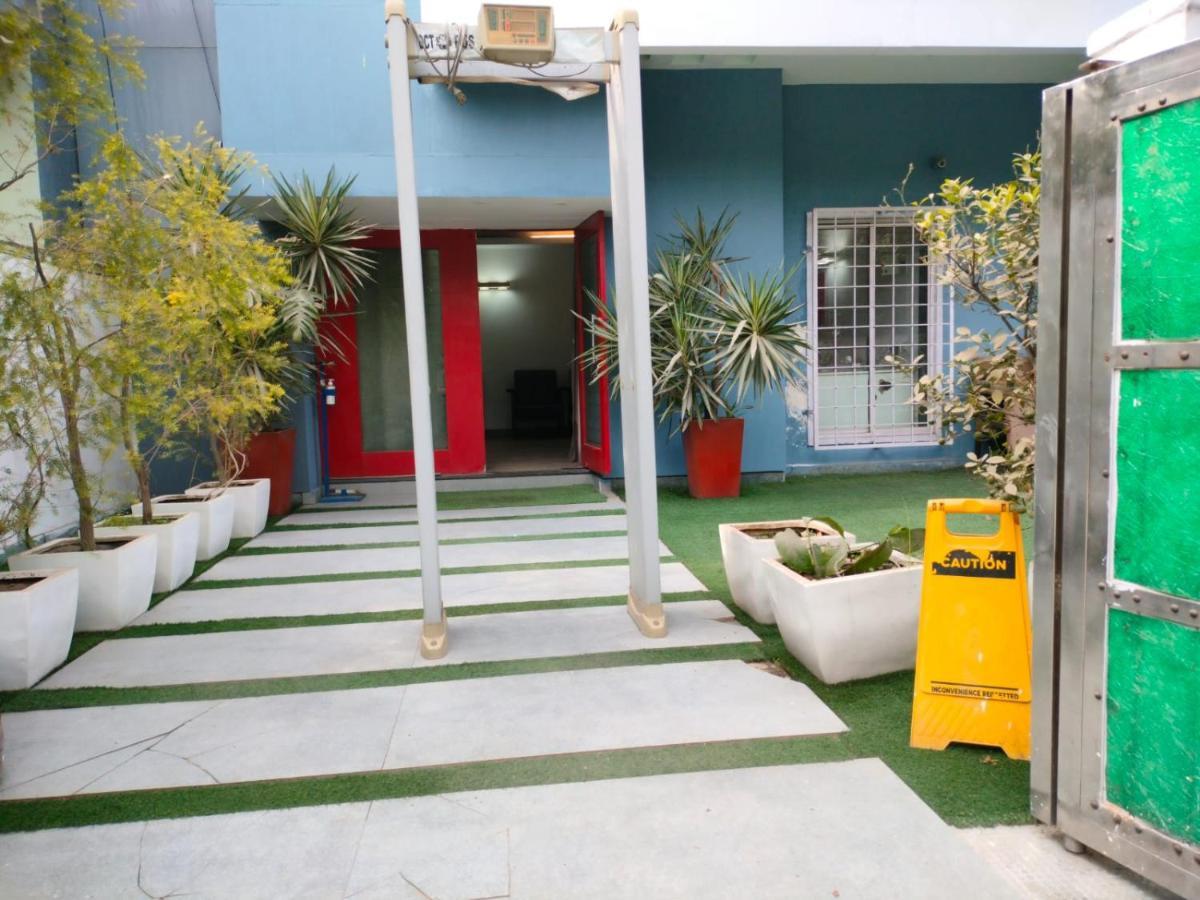 Divine Inn Couple Friendly Hotel Near Sector 51 Metro Station Noida Ngoại thất bức ảnh