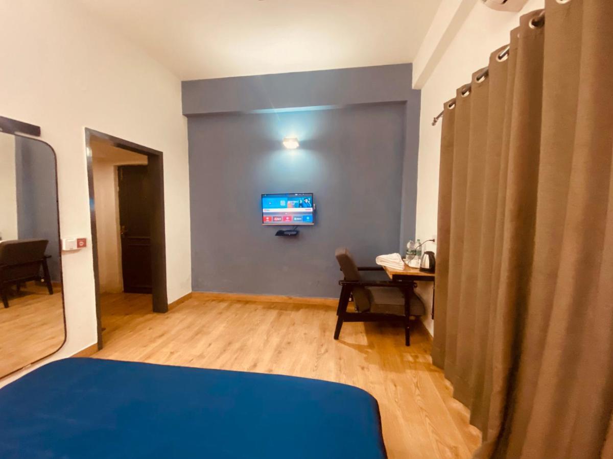 Divine Inn Couple Friendly Hotel Near Sector 51 Metro Station Noida Ngoại thất bức ảnh