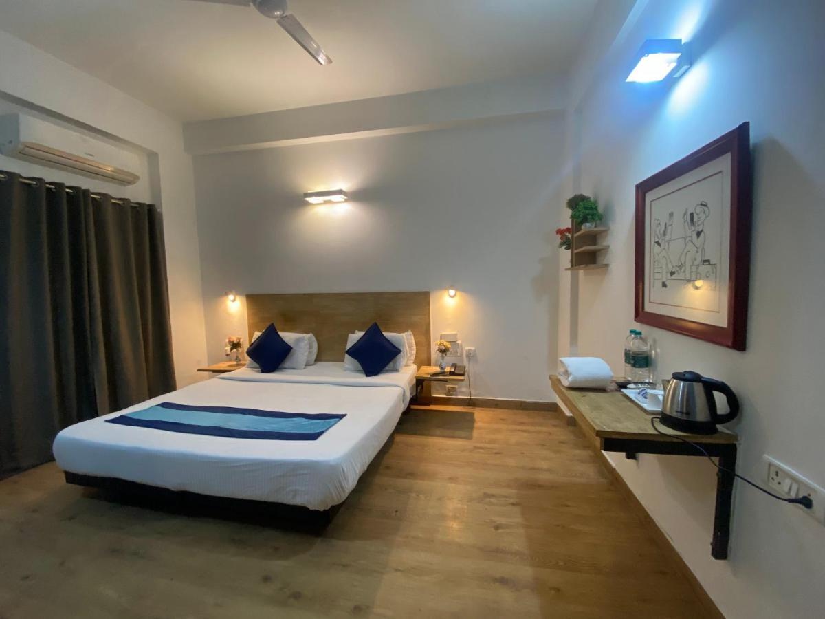 Divine Inn Couple Friendly Hotel Near Sector 51 Metro Station Noida Ngoại thất bức ảnh
