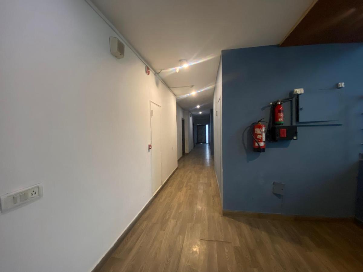 Divine Inn Couple Friendly Hotel Near Sector 51 Metro Station Noida Ngoại thất bức ảnh
