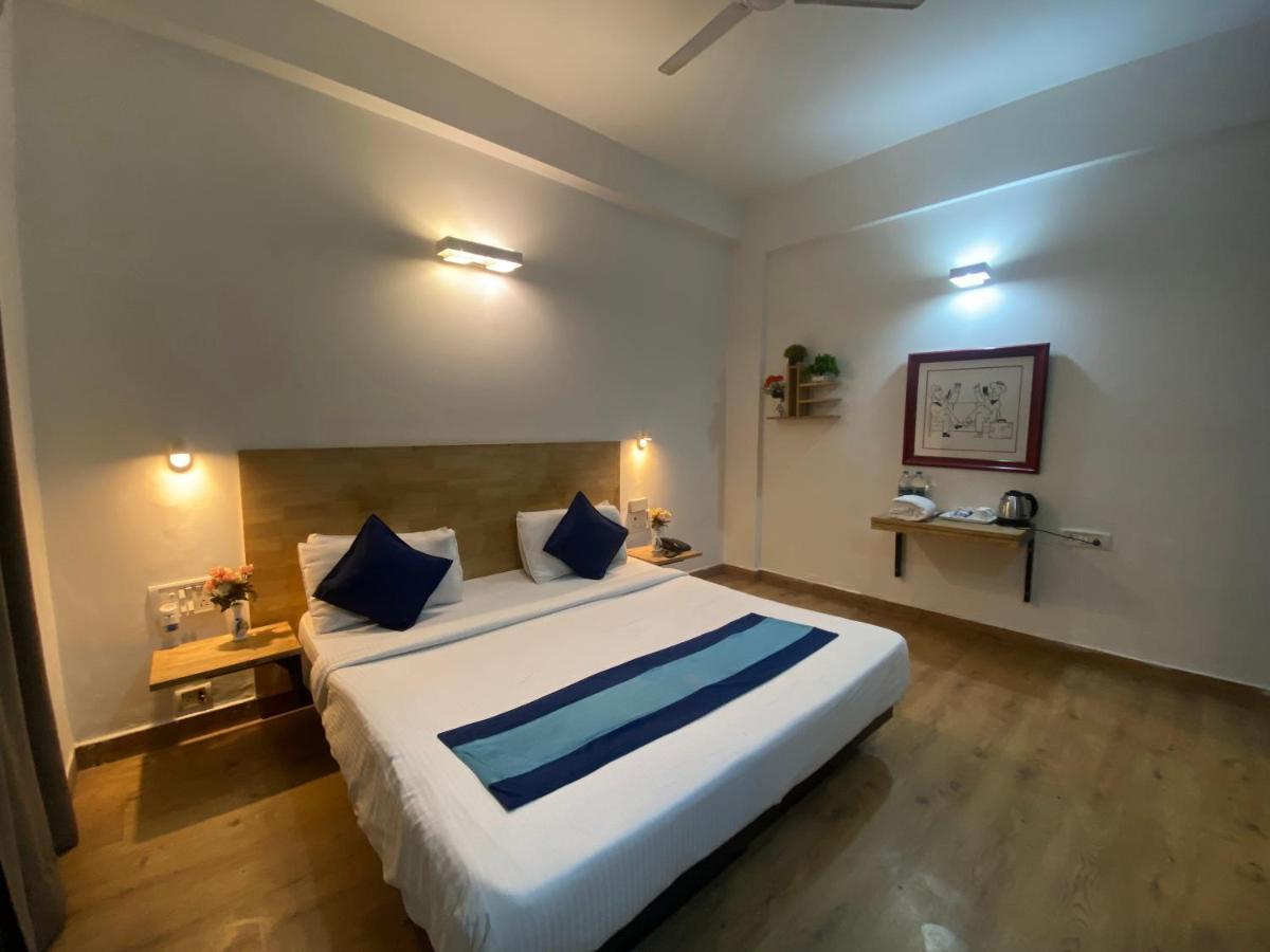 Divine Inn Couple Friendly Hotel Near Sector 51 Metro Station Noida Ngoại thất bức ảnh