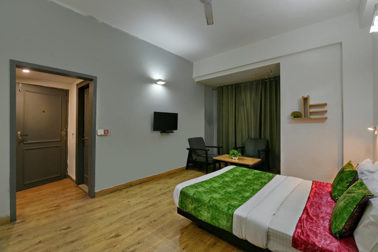 Divine Inn Couple Friendly Hotel Near Sector 51 Metro Station Noida Ngoại thất bức ảnh