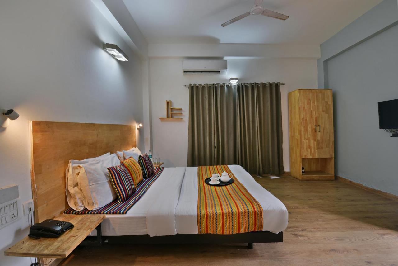 Divine Inn Couple Friendly Hotel Near Sector 51 Metro Station Noida Ngoại thất bức ảnh