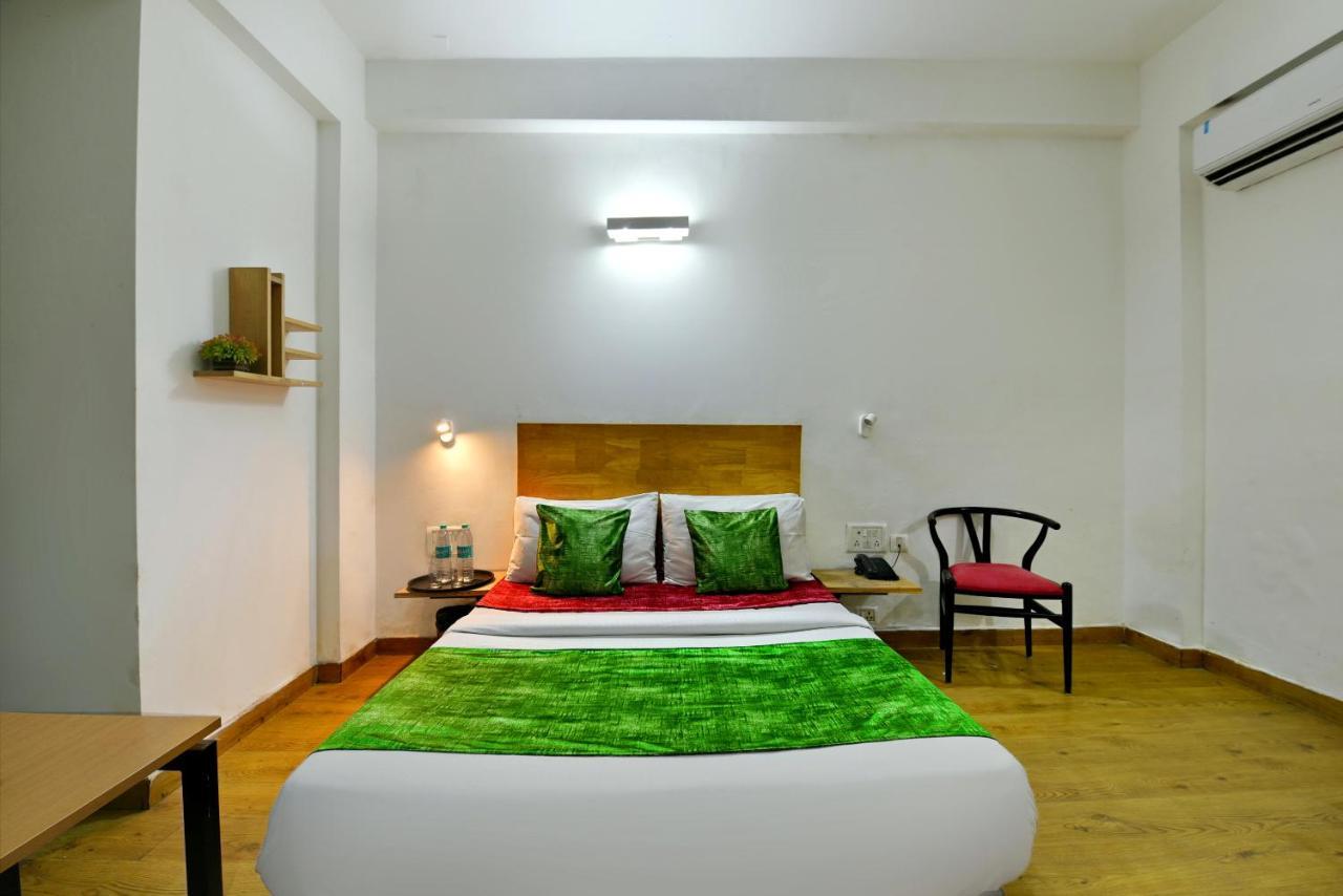 Divine Inn Couple Friendly Hotel Near Sector 51 Metro Station Noida Ngoại thất bức ảnh