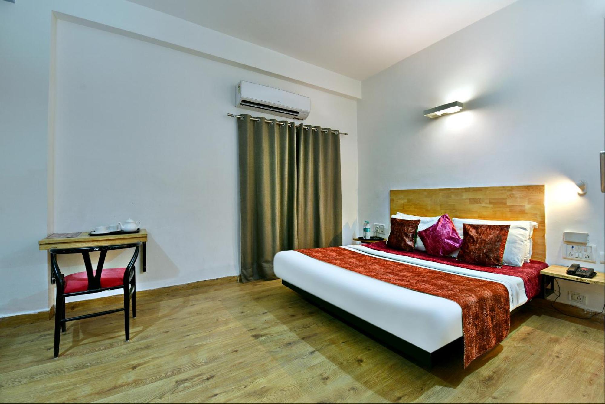 Divine Inn Couple Friendly Hotel Near Sector 51 Metro Station Noida Ngoại thất bức ảnh