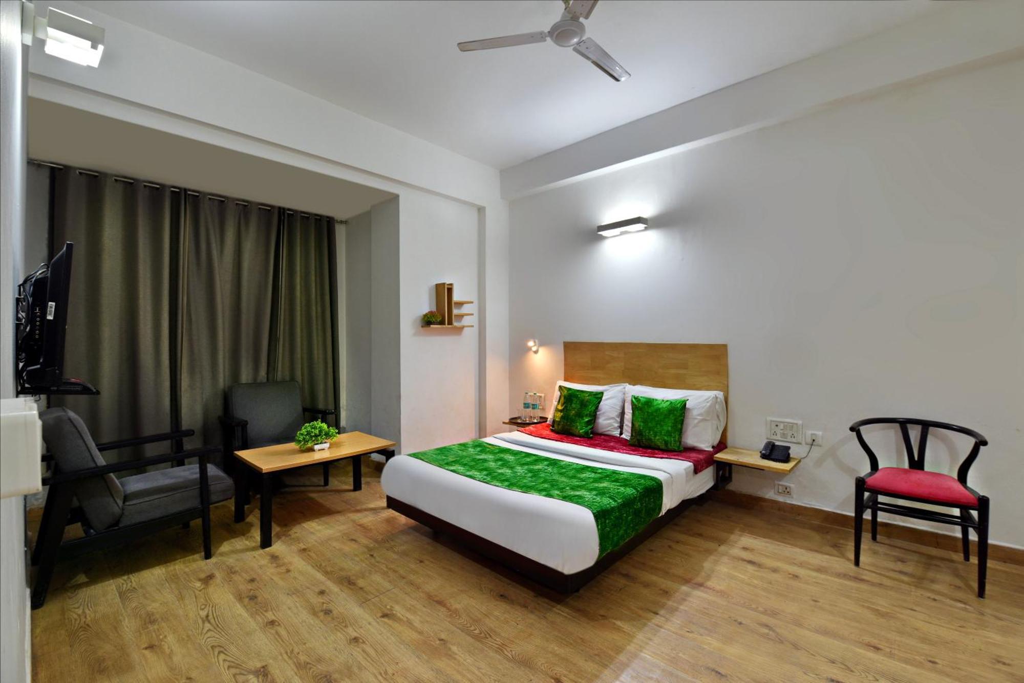 Divine Inn Couple Friendly Hotel Near Sector 51 Metro Station Noida Ngoại thất bức ảnh