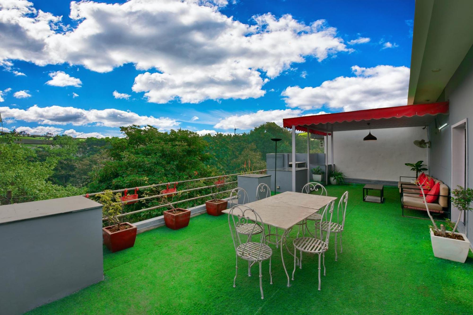 Divine Inn Couple Friendly Hotel Near Sector 51 Metro Station Noida Ngoại thất bức ảnh